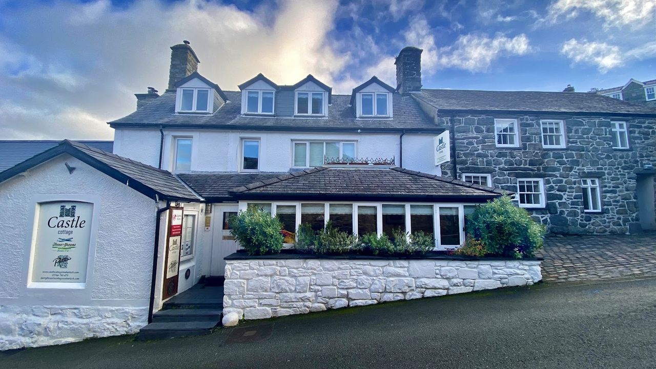Castle Cottage Inn