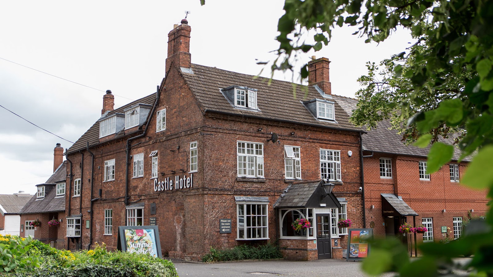 Castle Hotel by Chef & Brewer Collection
