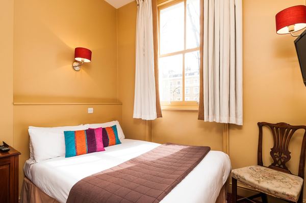 Castleton Hotel