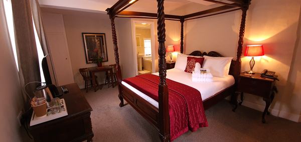 Cathedral Gate Hotel