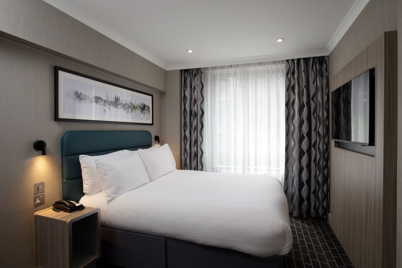City Sleeper at Royal National Hotel