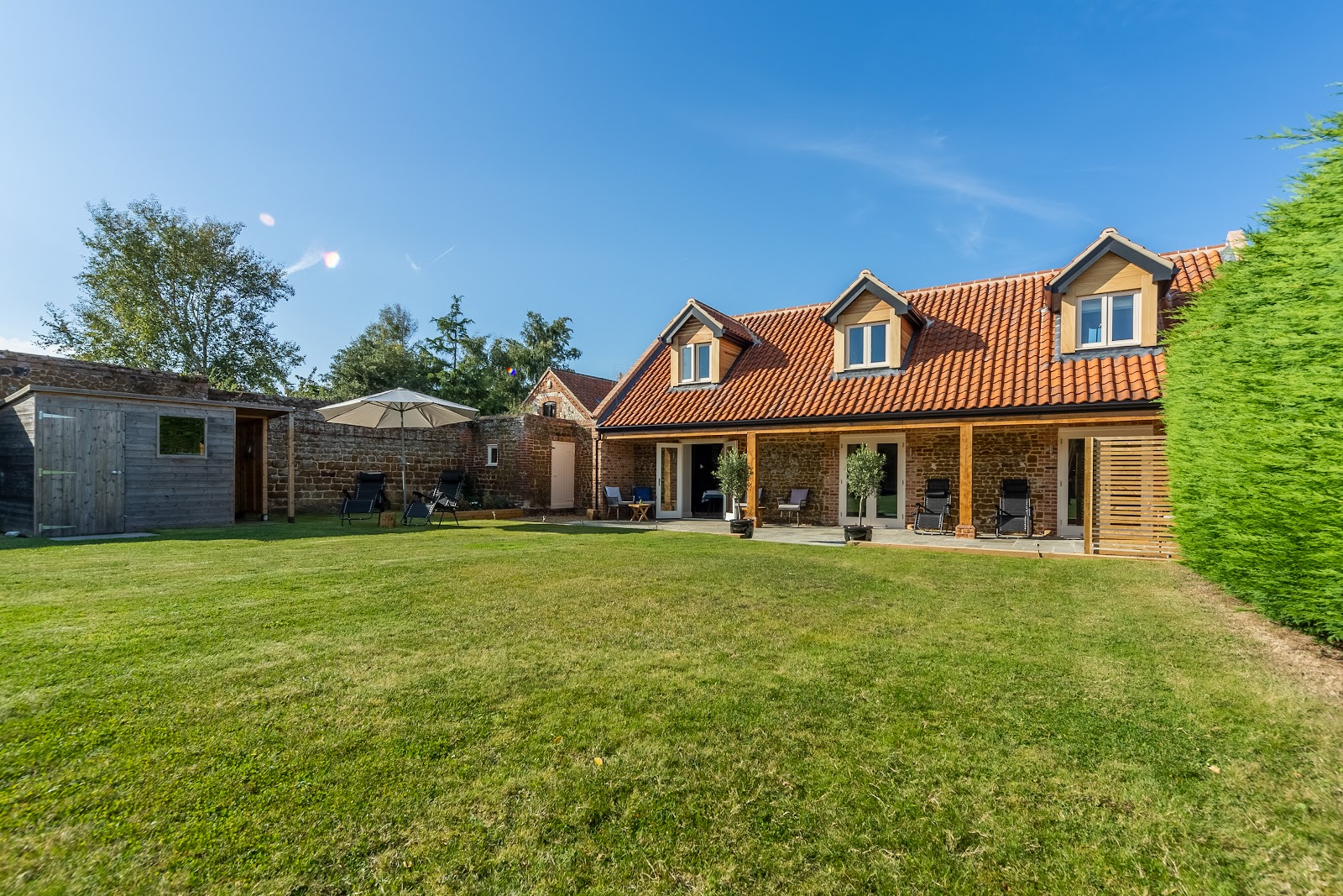 Cliff Farmhouse B&B Suites