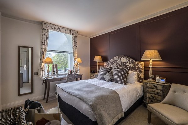 Coach & Horses Hotel