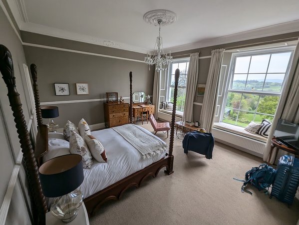 Coed Mawr Hall Bed & Breakfast