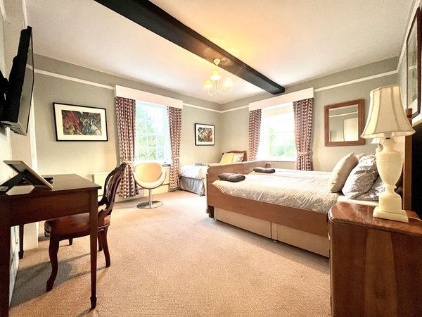 Colthrop Manor