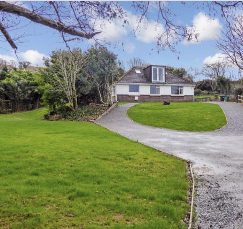 Combe Martin - Stylish Seaside Apartment