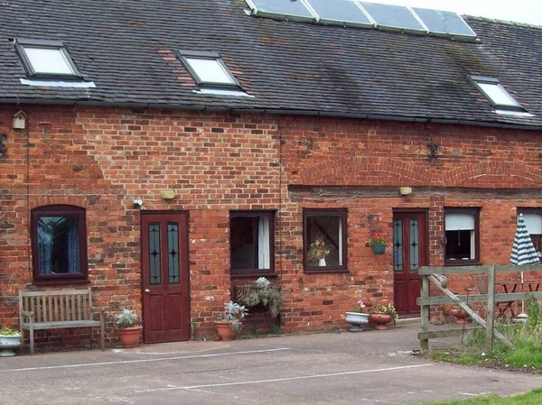 Common Farm Motel