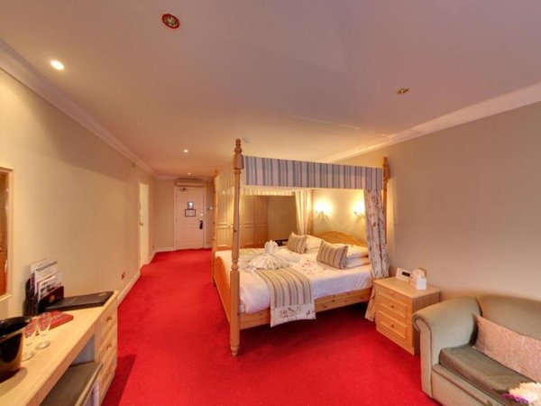 Consort Hotel