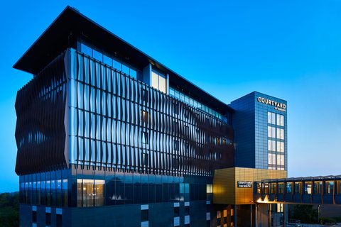 Courtyard Exeter Sandy Park by Marriott