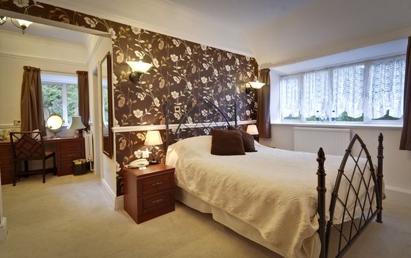 Craig-y-Dderwen Riverside Hotel