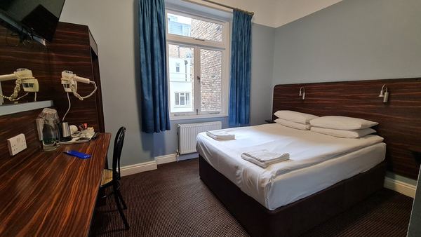 Crestfield Hotel