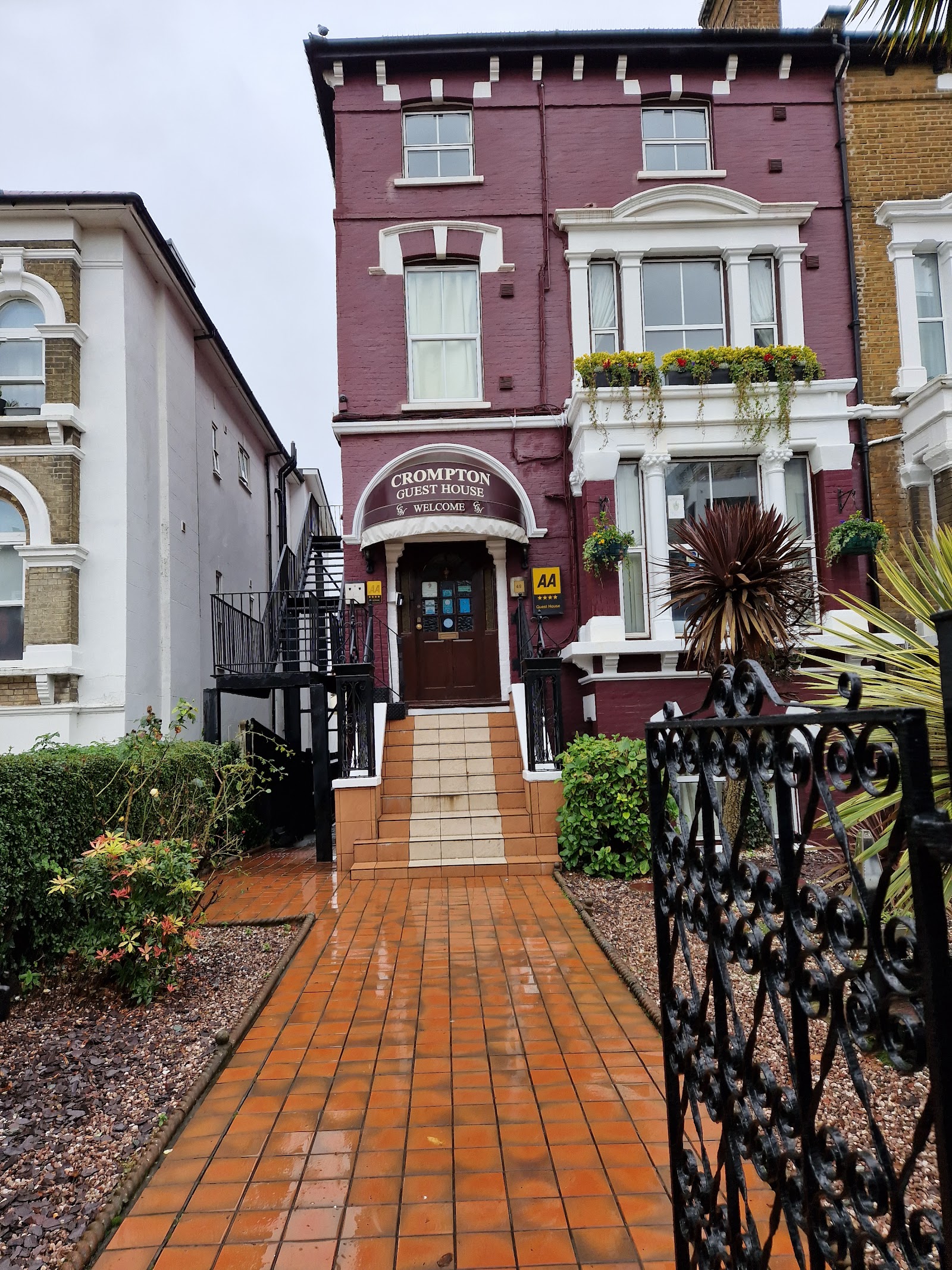 Crompton Guest House