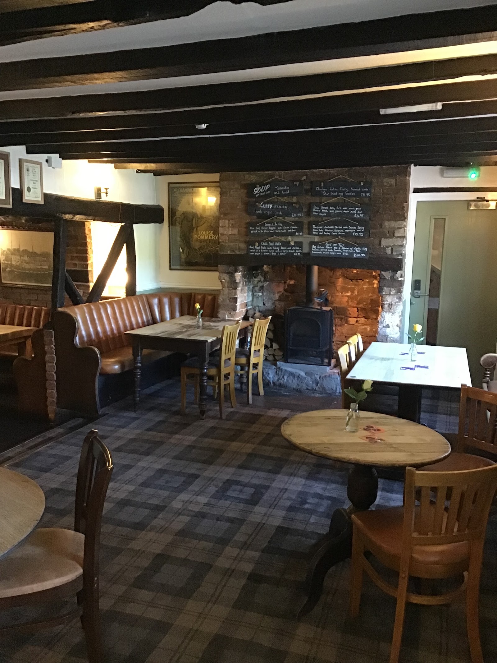 Crossways Inn