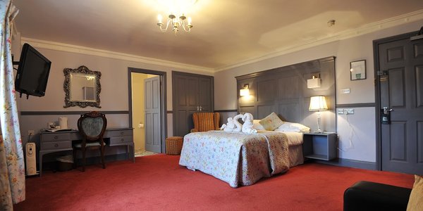 Crown and Cushion Hotel