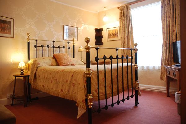 Crown & Trumpet Inn