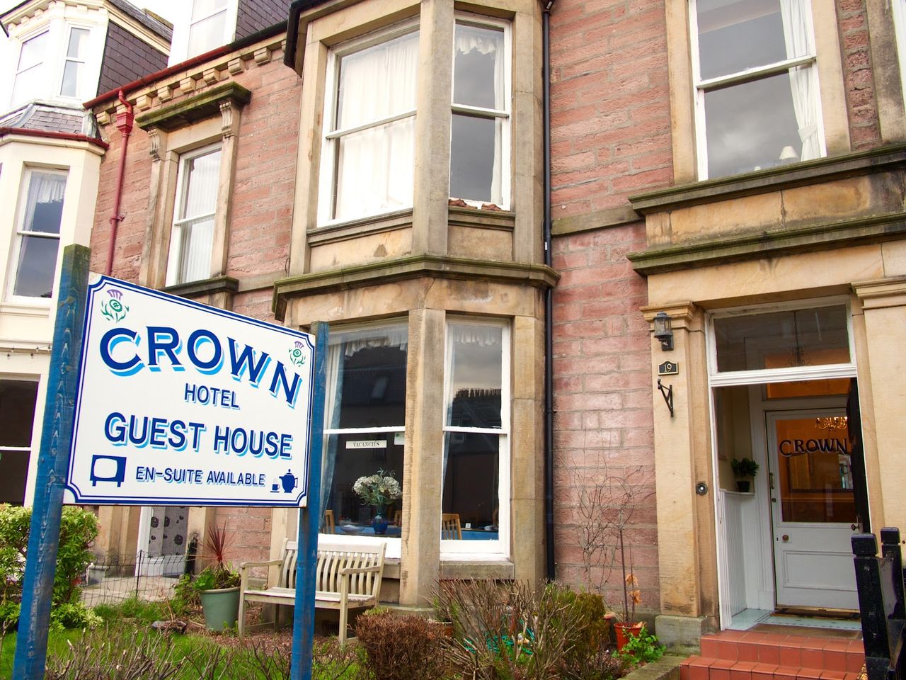 Crown Hotel Guesthouse