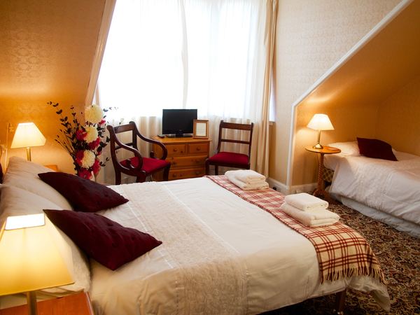 Crown Hotel Guesthouse