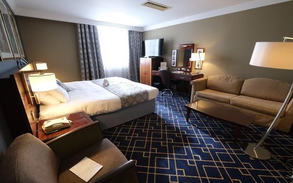 Crowne Plaza Liverpool John Lennon Airport