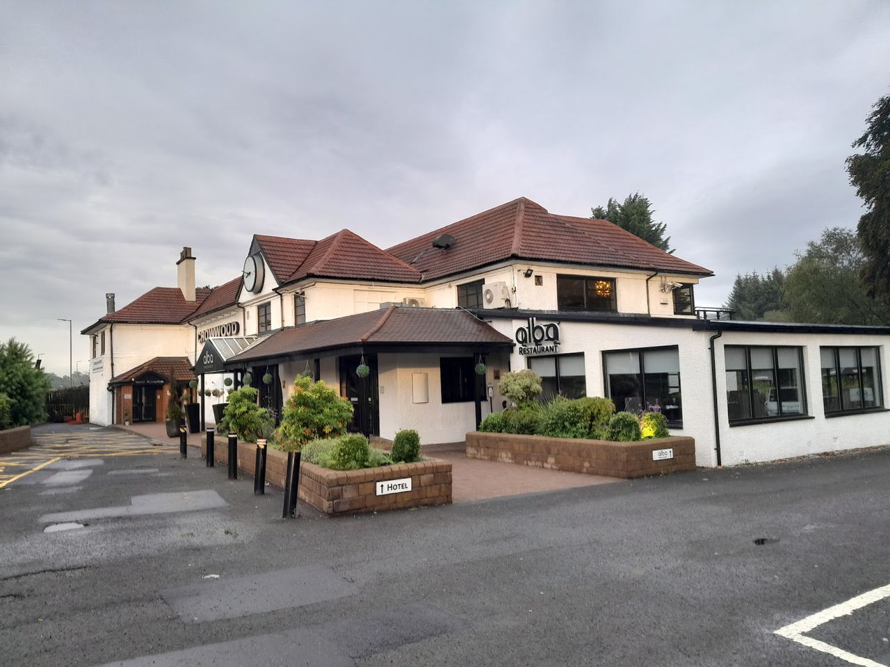 Crowwood Hotel