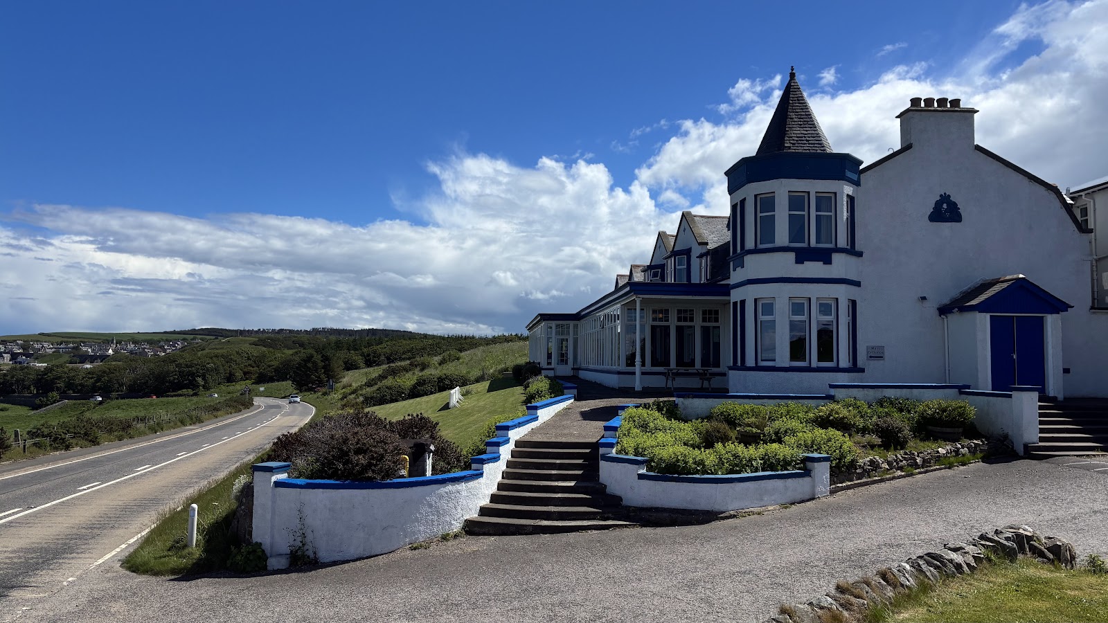 Cullen Bay Hotel