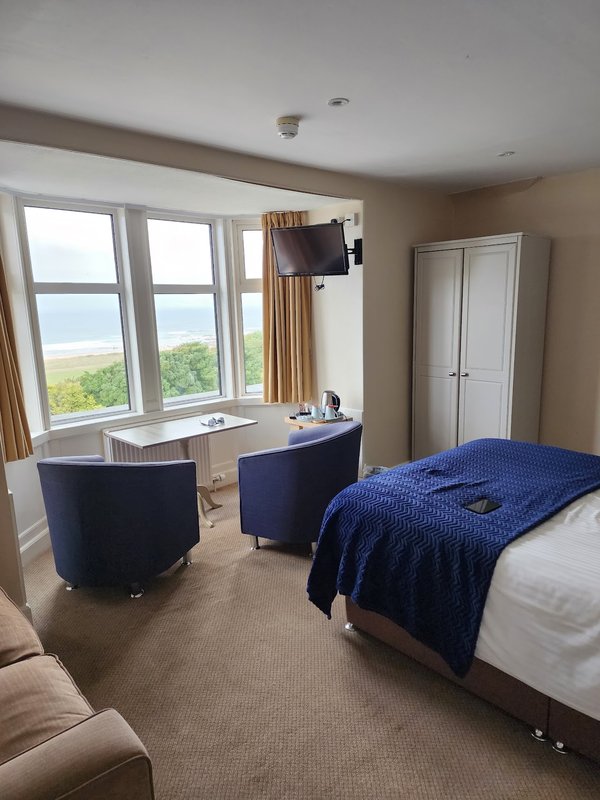 Cullen Bay Hotel