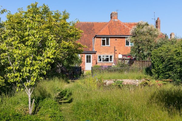 Curlew Apartment