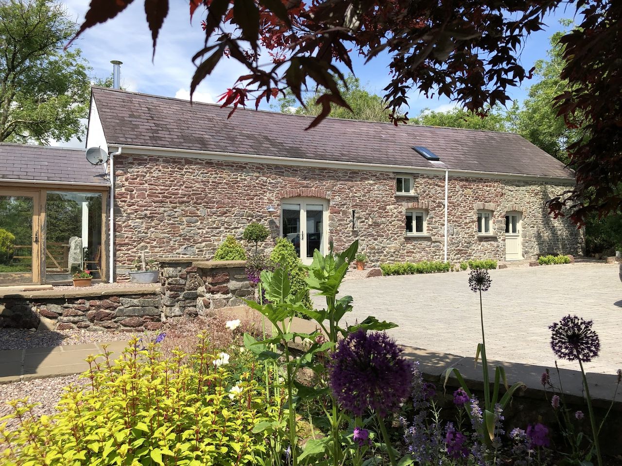Dan y Graig Barn