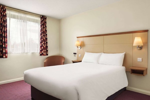 Days Inn Cannock Norton Canes M6 Toll