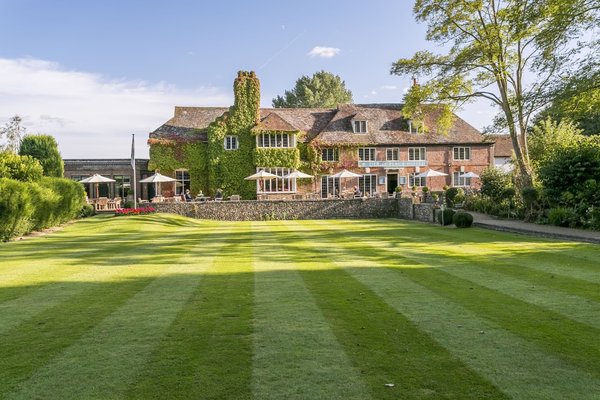 Deans Place Hotel