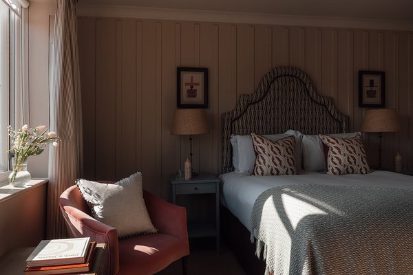 Deans Place Hotel
