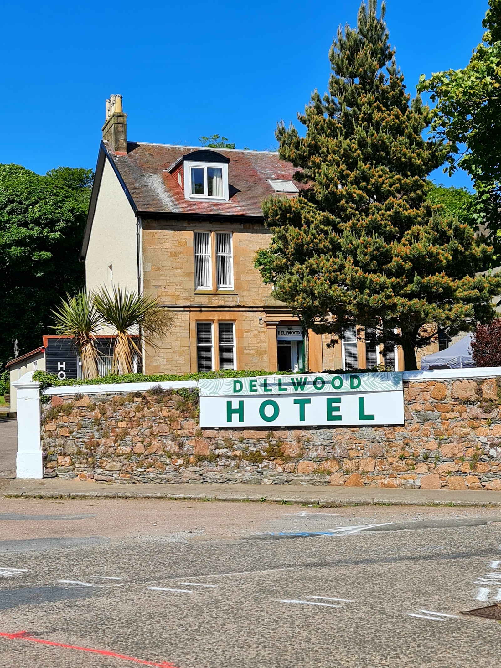 Dellwood Hotel