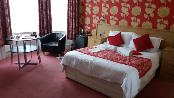 Denewood Hotel - Guest Accomodation
