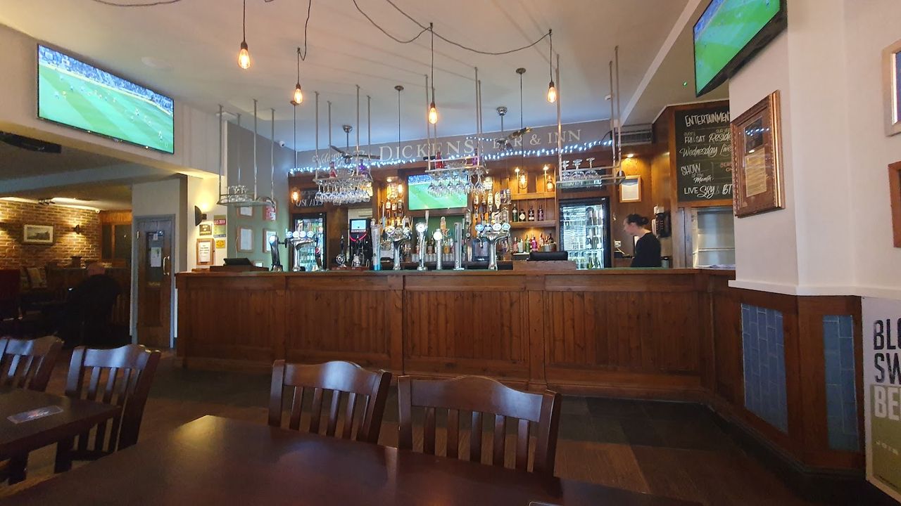 Dickens Bar and Inn