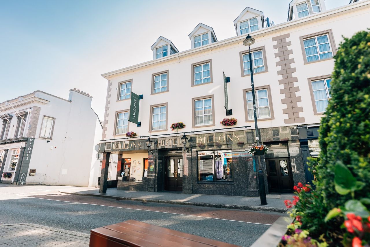 Dillons Hotel