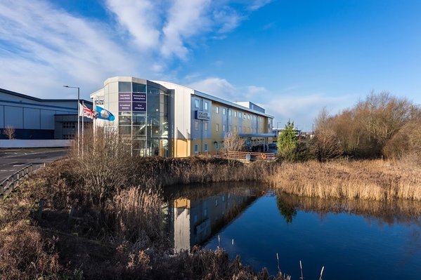 Doncaster International Hotel by Roomsbooked
