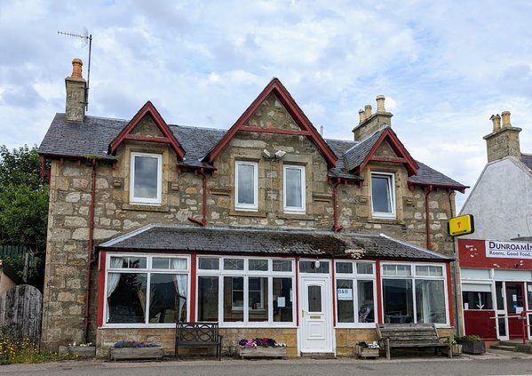 Dunroamin Hotel
