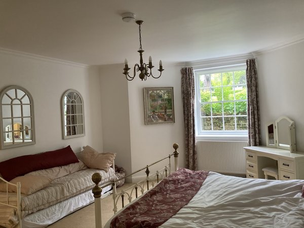 Ebury Hotel