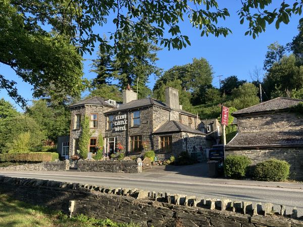 Elen's Castle Bed, Breakfast and Bar