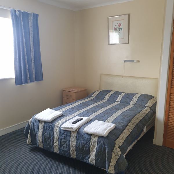 Elmhurst Hotel