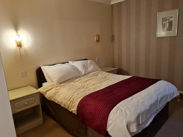 Empire Travel Lodge