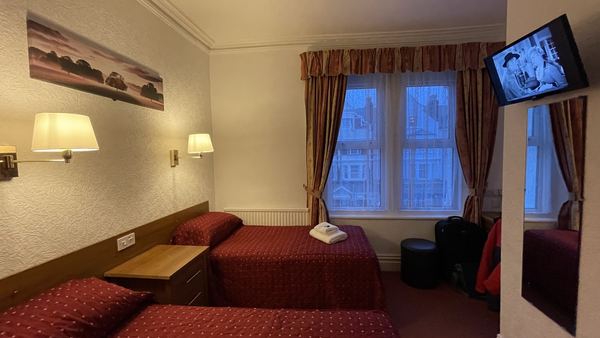 Evans Hotel