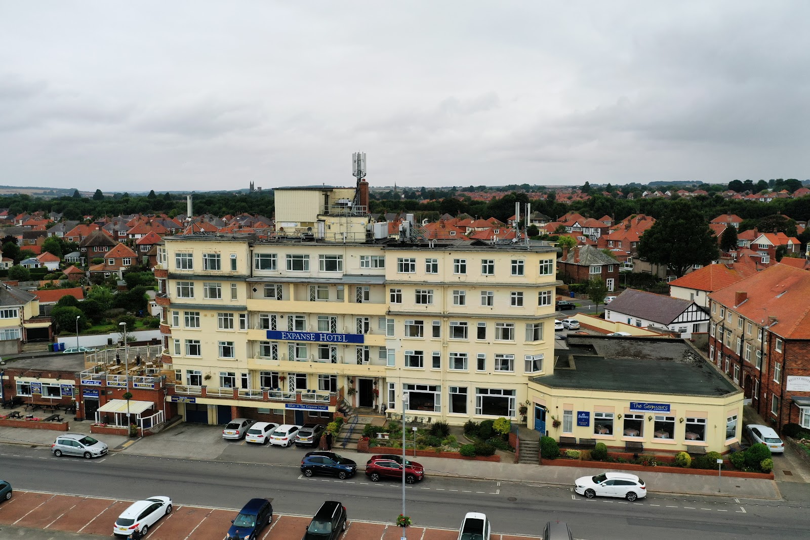Expanse Hotel