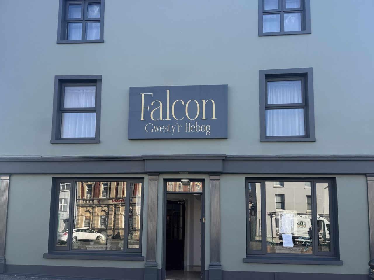 Falcon Hotel