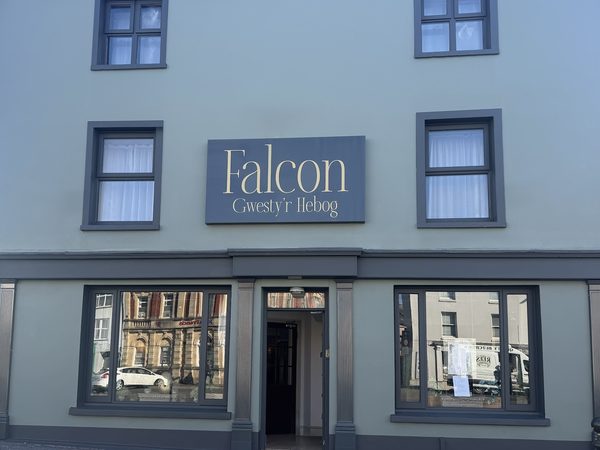 Falcon Hotel