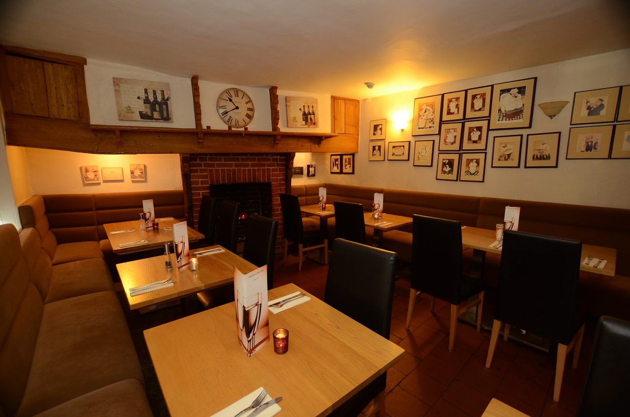 Falcon Inn