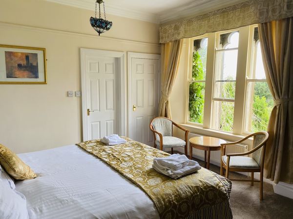 Farnley Tower Guesthouse