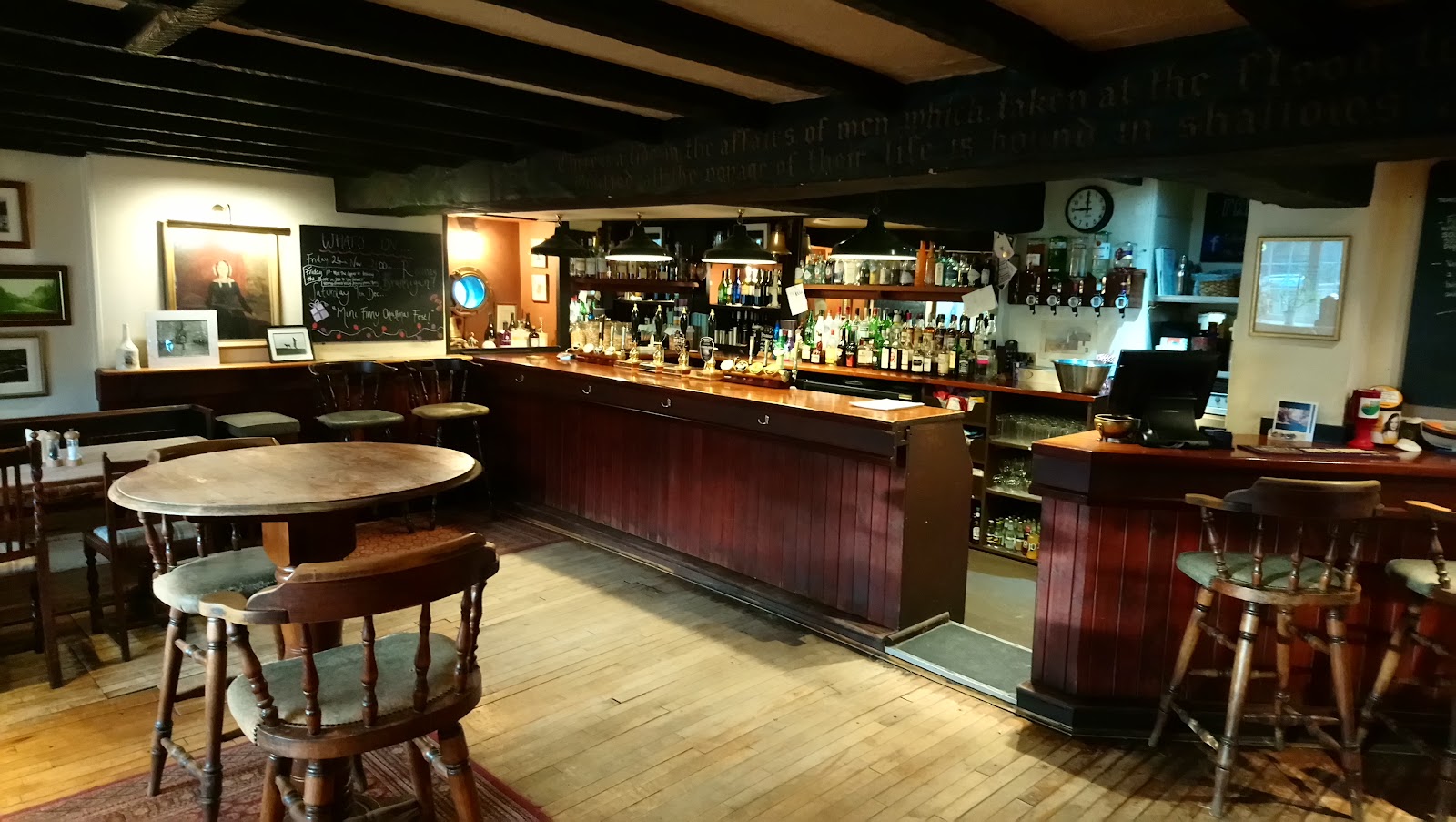 Finnygook Inn