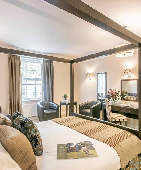 Forest Lodge