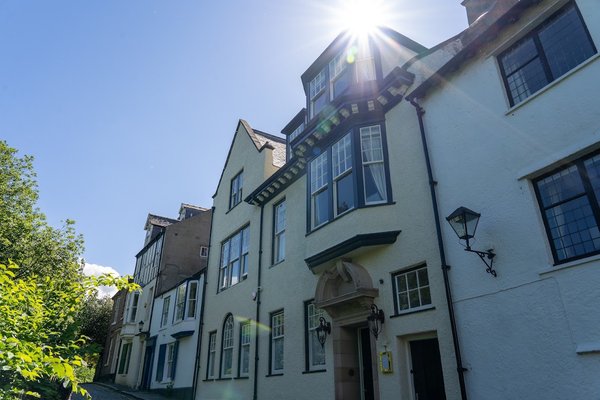 Forty Winks Guest House and Residence