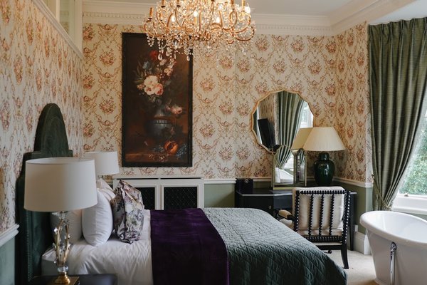 Forty Winks Guest House and Residence